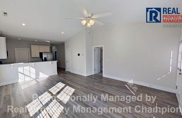 Charming 3 BR/2 BA with Open Floorplan Gallery 4