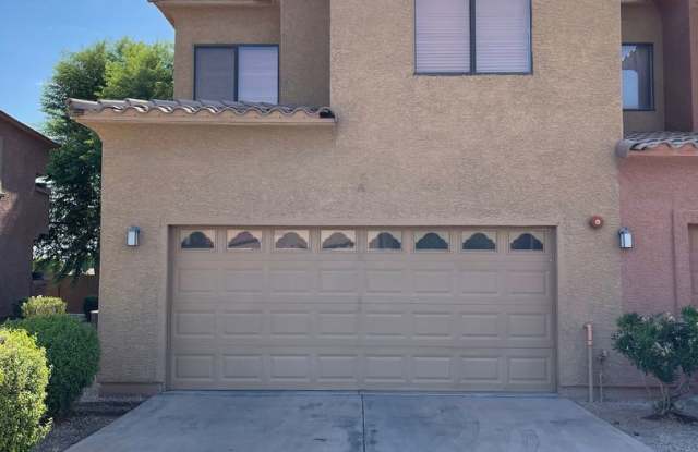 BEAUTIFULLY REMODELED TOWNHOUSE! - 2239 35th Avenue, Yuma, AZ 85364