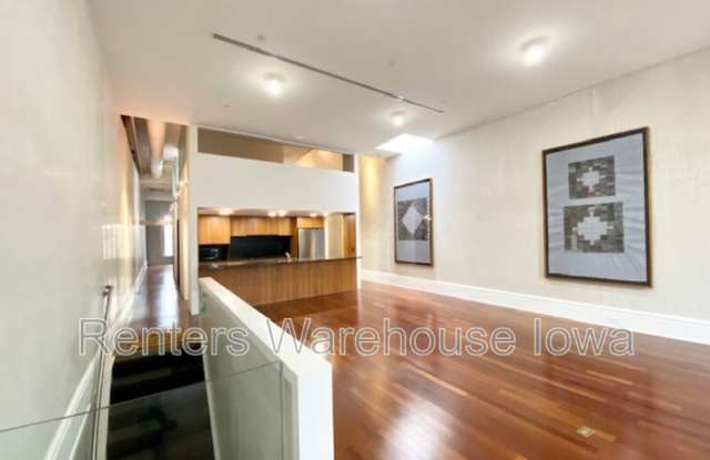 520 1/2 E Grand Ave photos photos