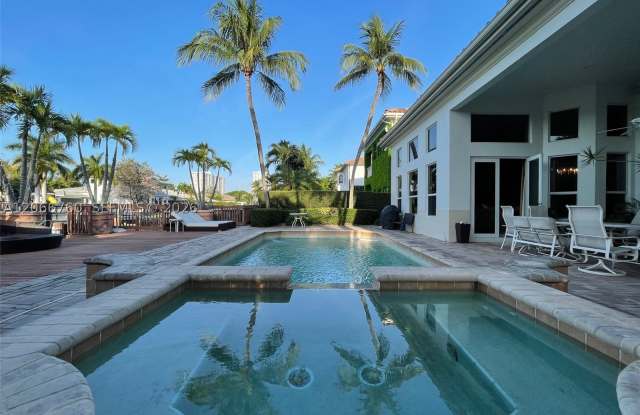 891 Captiva Dr Gallery 1