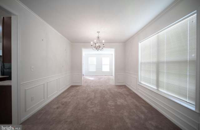 7356 TOTTENHAM Drive Gallery 4