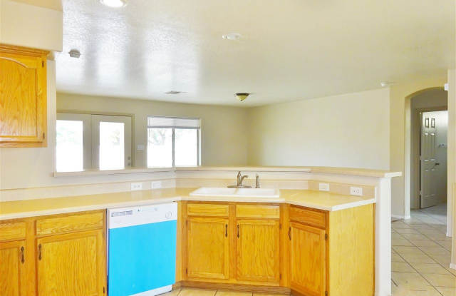 10162 E 38 PL Gallery 3