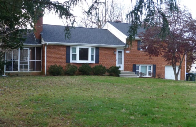 4616 WILLOW RUN DRIVE - 4616 Willow Run Drive, Annandale, VA 22003