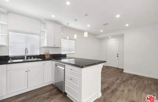 384 North San Vicente Boulevard photos photos