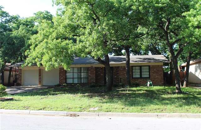 732 Briarwood Lane Gallery 3