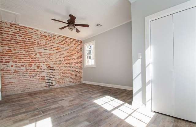821 DAUPHINE Street Gallery 4