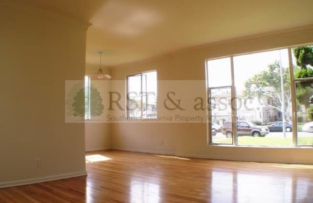 3186 South Barrington Avenue - 3186 South Barrington Avenue, Los Angeles, CA 90066