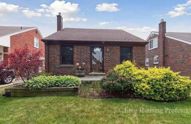 2212 Burger Street photos photos