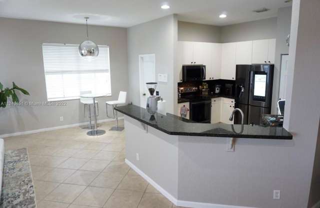 878 Lavender Circle Gallery 3