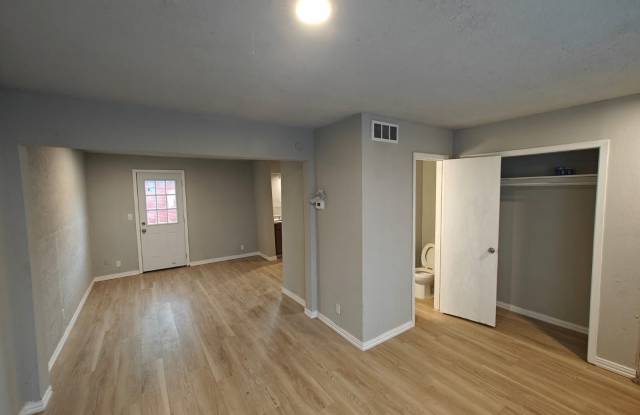811 N Spears Street - 811 North Spears Street, Alvarado, TX 76009