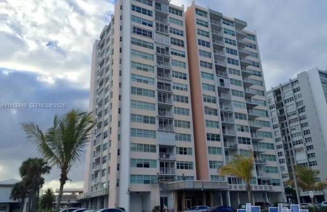 1400 S Ocean Dr photos photos