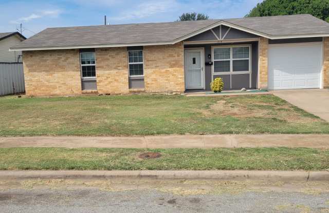 214 Glasgow Drive - 214 Glasgow Drive, Wichita Falls, TX 76302