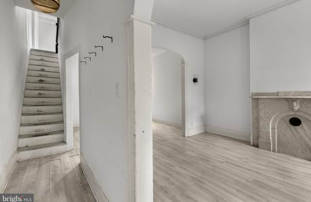 2538 EMERALD STREET Gallery 3