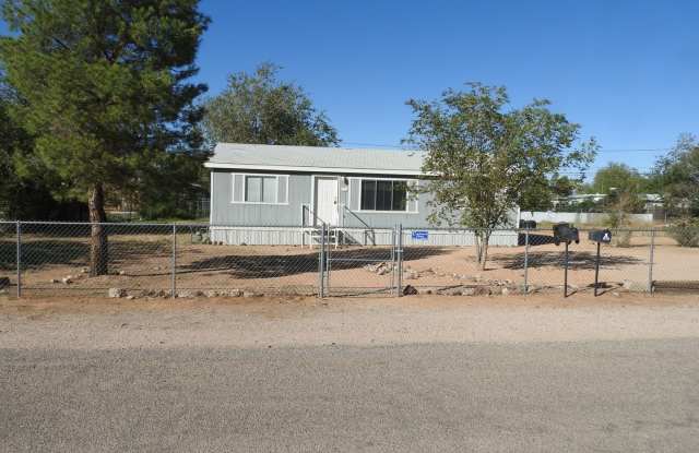 Large double lot with three bedroom manufactured home photos photos