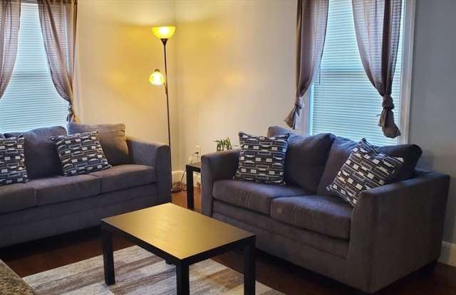 14 Bateman unit: 2 photos photos