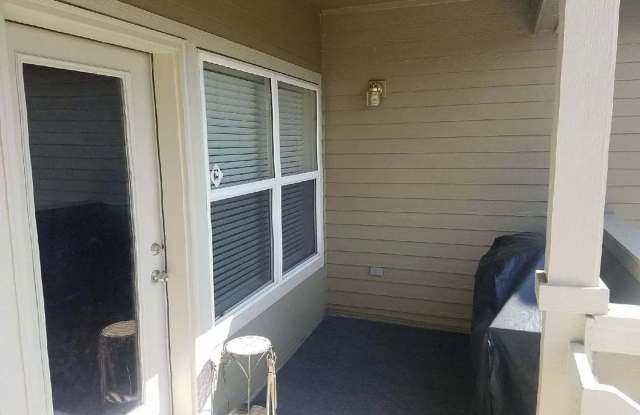 2 Bedroom Townhome with Loft in Aurora photos photos