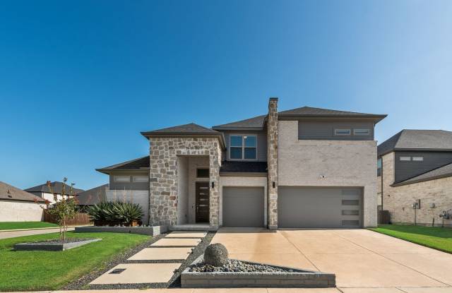 Stunning 5-Bedroom Home with Modern Features Built in 2022 photos photos