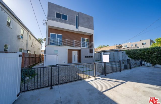5637 Klump Ave - 5637 Klump Avenue, Los Angeles, CA 91601