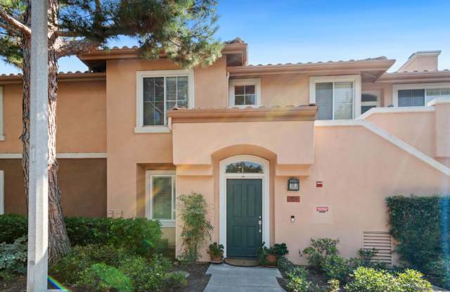 Gorgeous 2 Bedroom - 2 Bath Condo in Irvine - 701 Solvay Aisle, Irvine, CA 92606