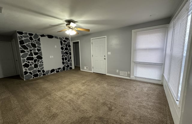1315 Barton Boulevard - 1315 Barton Boulevard, Rockford, IL 61103