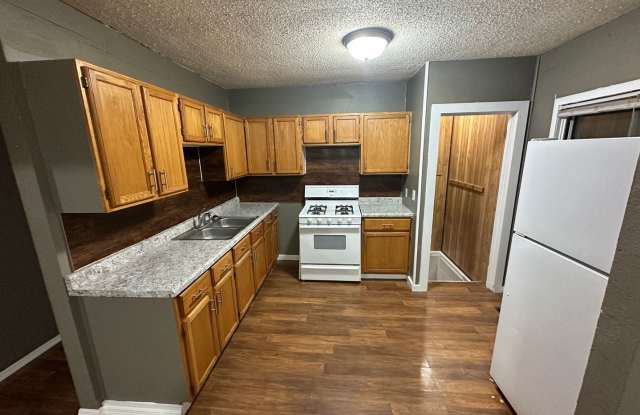 1201 Wallgate Ave. - 1201 Wallgate Avenue, Waterloo, IA 50701