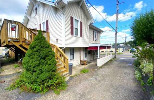 160 10th Street - 160 10th Street, Wellsburg, WV 26070