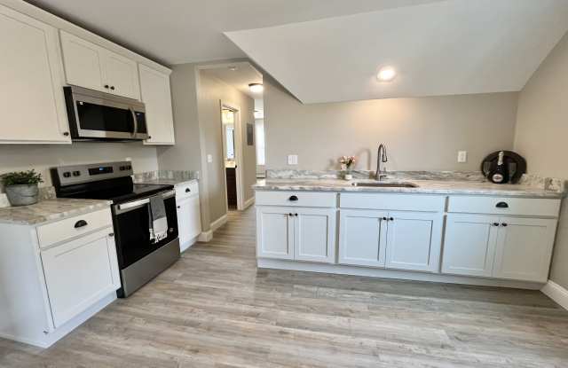 86 Grove Street - 3rd Floor - 86 Grove Street, Tolland County, CT 06066