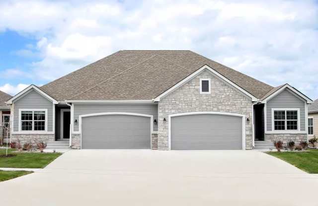 Centennial Pointe West Gallery 3