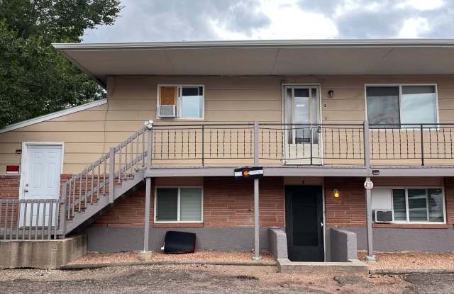 2 Bedroom Unit on University Dr. Gallery 1