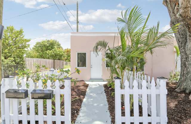 711 4th Avenue S photos photos