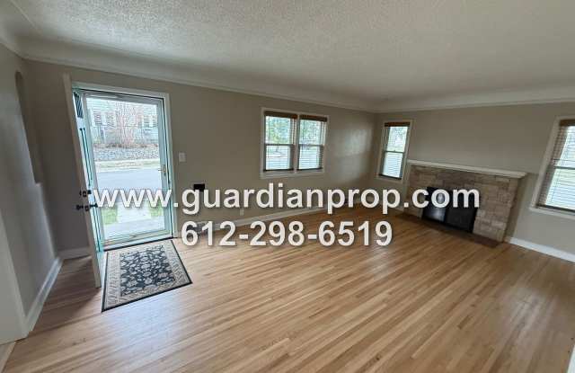 Highland Park House Available Early November On Corner Lot, HW Floors, Updated Bath, Fenced Yard, 2 Car Garage Gallery 3