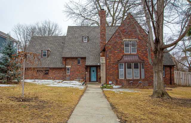 Gorgeous 5 Bedroom / 4.5 Bath Home located right off Happy Hollow Blvd! photos photos