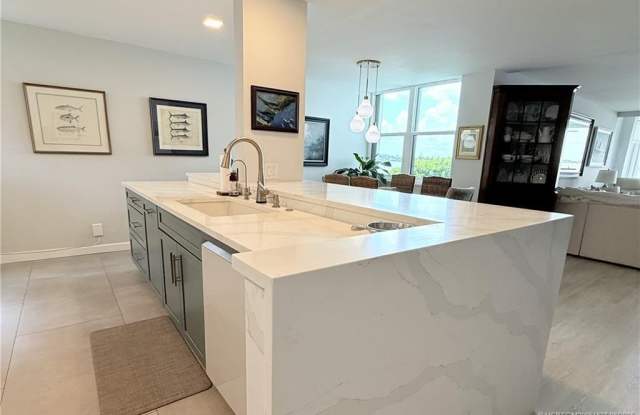 1950 SW Palm City Road Gallery 2