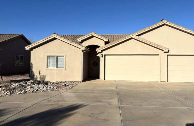 Duplex in Hurricane photos photos