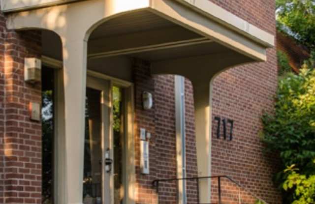 717 University Ave SE Gallery 2