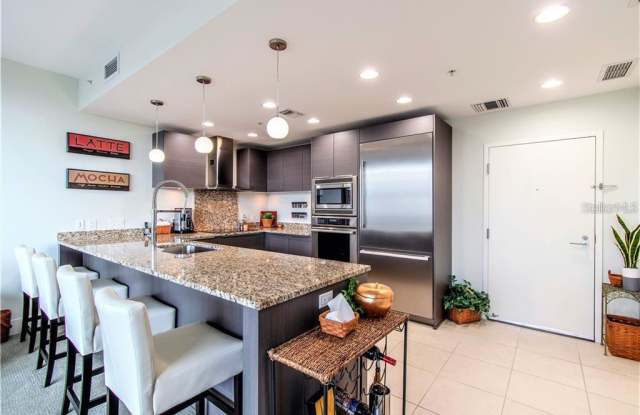 175 1ST STREET S 2006 Gallery 3