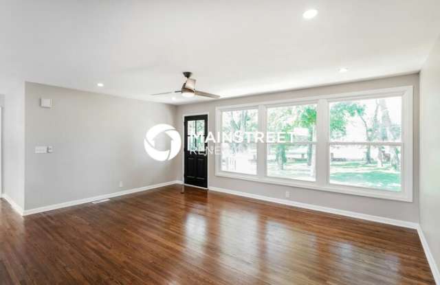 2923 Hillhurst Drive Gallery 3