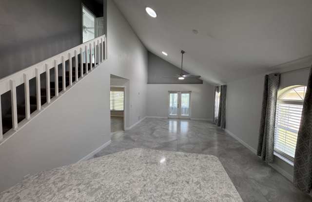 250 Braeburn Circle Gallery 2