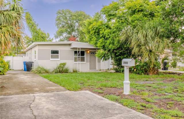 2553 18TH Avenue N Gallery 1