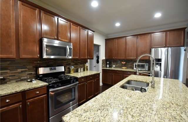 1805 Kingsbridge Court Gallery 4