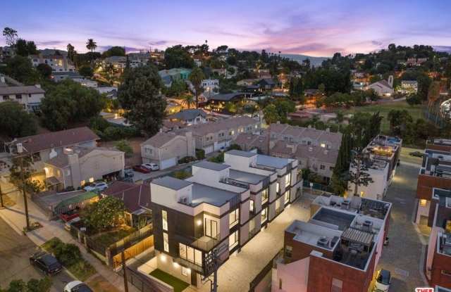 2223 Clifford St photos photos
