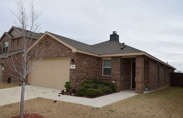 1401 Silver Ln - 1401 Silver Oak Lane, Fort Worth, TX 76140