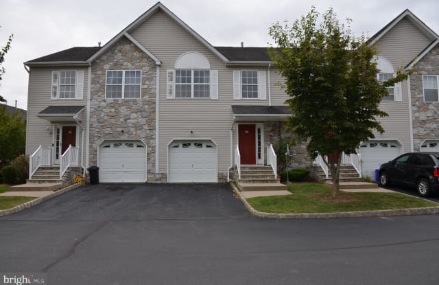 31 EDITH DRIVE - 31 Edith Pl, Franklin Park, NJ 08873
