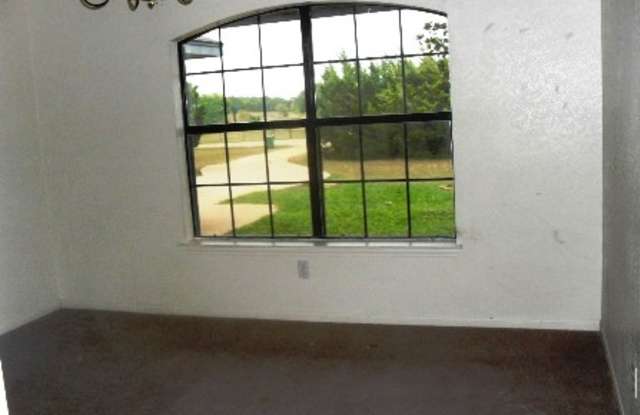 645 Whispering Oaks Dr Gallery 3