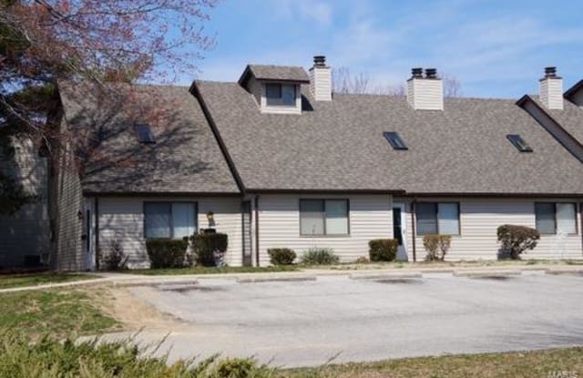 822 WHITE OAK Drive - 822 White Oak Dr, O'Fallon, IL 62269