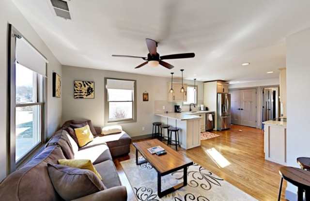 2709 Deerfield Dr - 2709 Deerfield Drive, Nashville, TN 37208