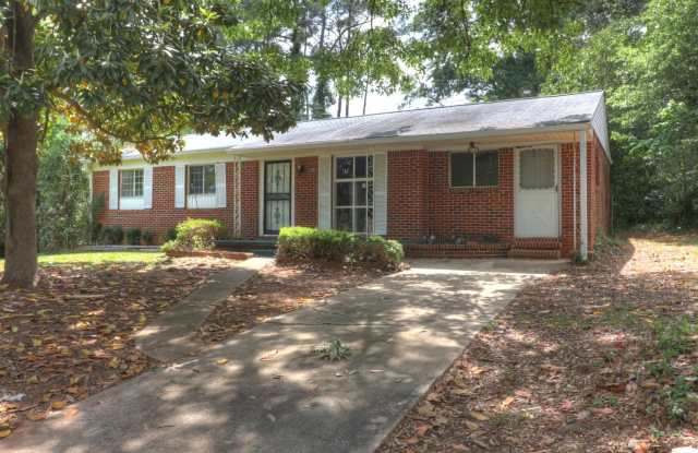 1228 Pineglen Dr Gallery 1