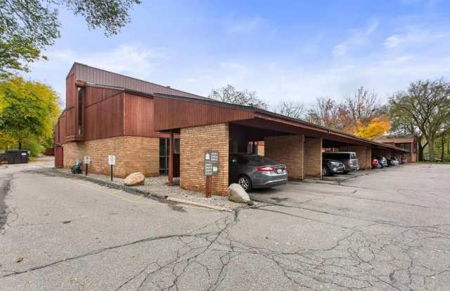 Two-bedroom, Two-bath condo! Flexible Move-in Date. - 2411 Packard Street, Ann Arbor, MI 48104