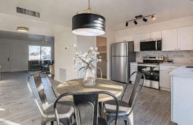 4731 N 26th Lane Gallery 1