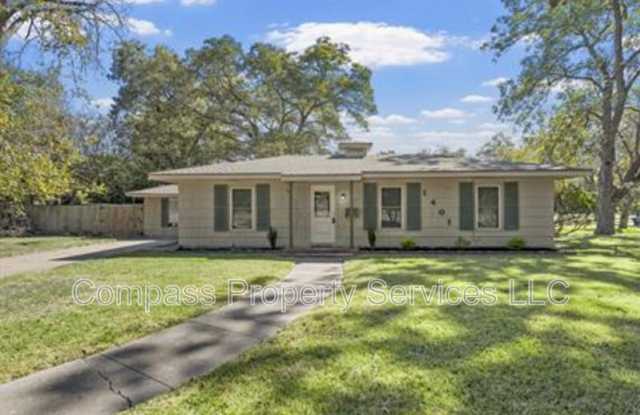 1401 Springdale St photos photos